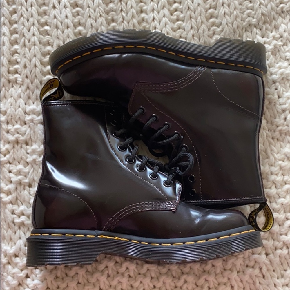 1460 Arcadia Leather Lace Up Dr. Martens. Cherry.